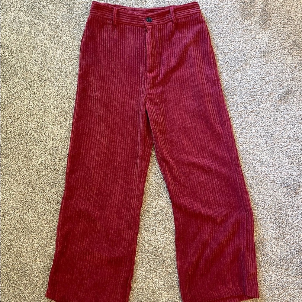Lulu’s burgundy corduroy cropped pants